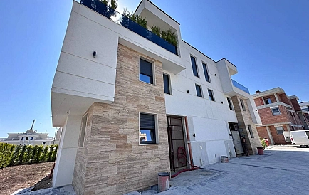 ID 14144 Таунхаус в Санни Айленд Фото 2