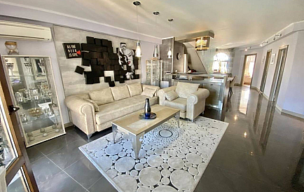 ID 14853 Пятикомнатная квартира в Эстебан Фото 1 