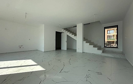 ID 15252 Трехэтажный мезонет в Империум 1 Фото 3