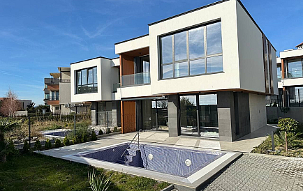 ID 13722 Дома от застройщика в Несебре Фото 1 