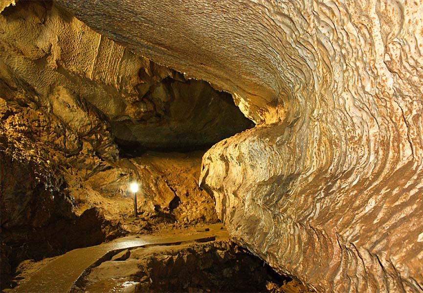 Ягодинская пещера: туристическая тропа